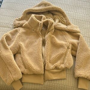 XS alo yoga Sherpa jacket - never worn!